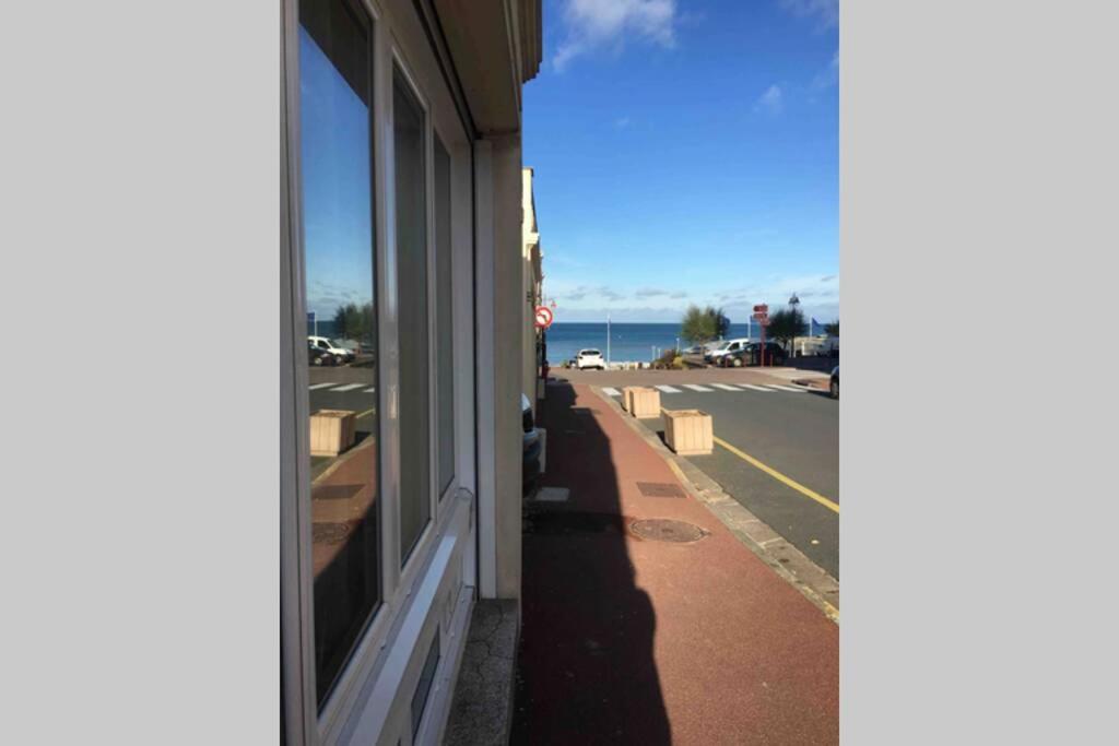 Souplex 50M De La Plage Et Des Commerces Houlgate Exterior photo
